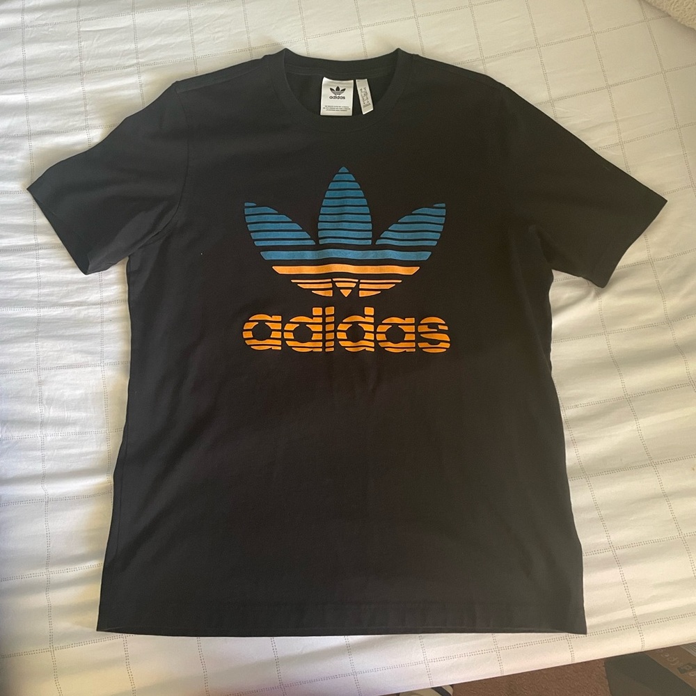 Adidas Originals mens size medium shirt